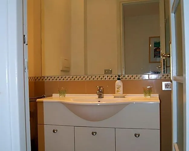 Bed & Breakfast Elion 4*